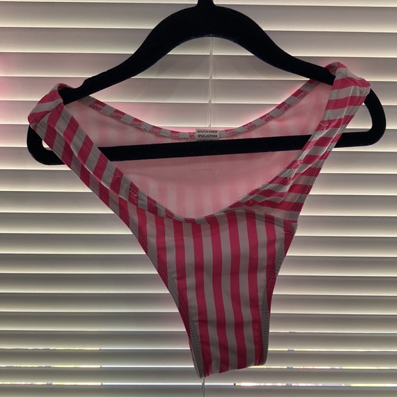 Pink and white 2 piece - Picture 2 of 3